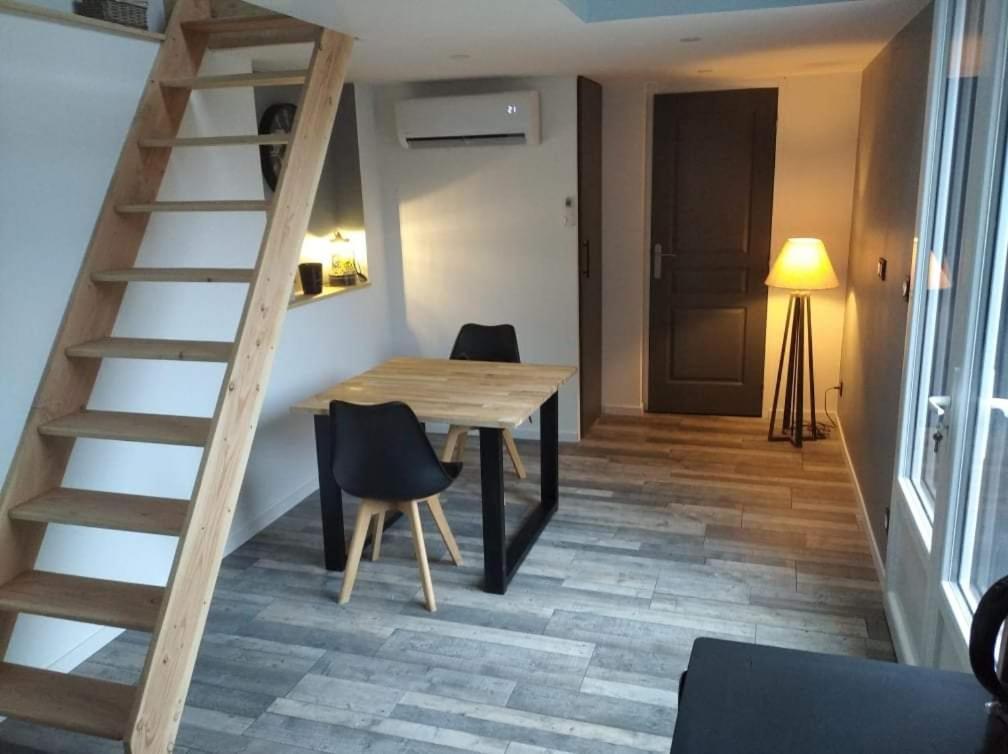 Sejour Au Jardin De Cupidon Avec Jacuzzi Et Sauna Balbigny Exterior foto