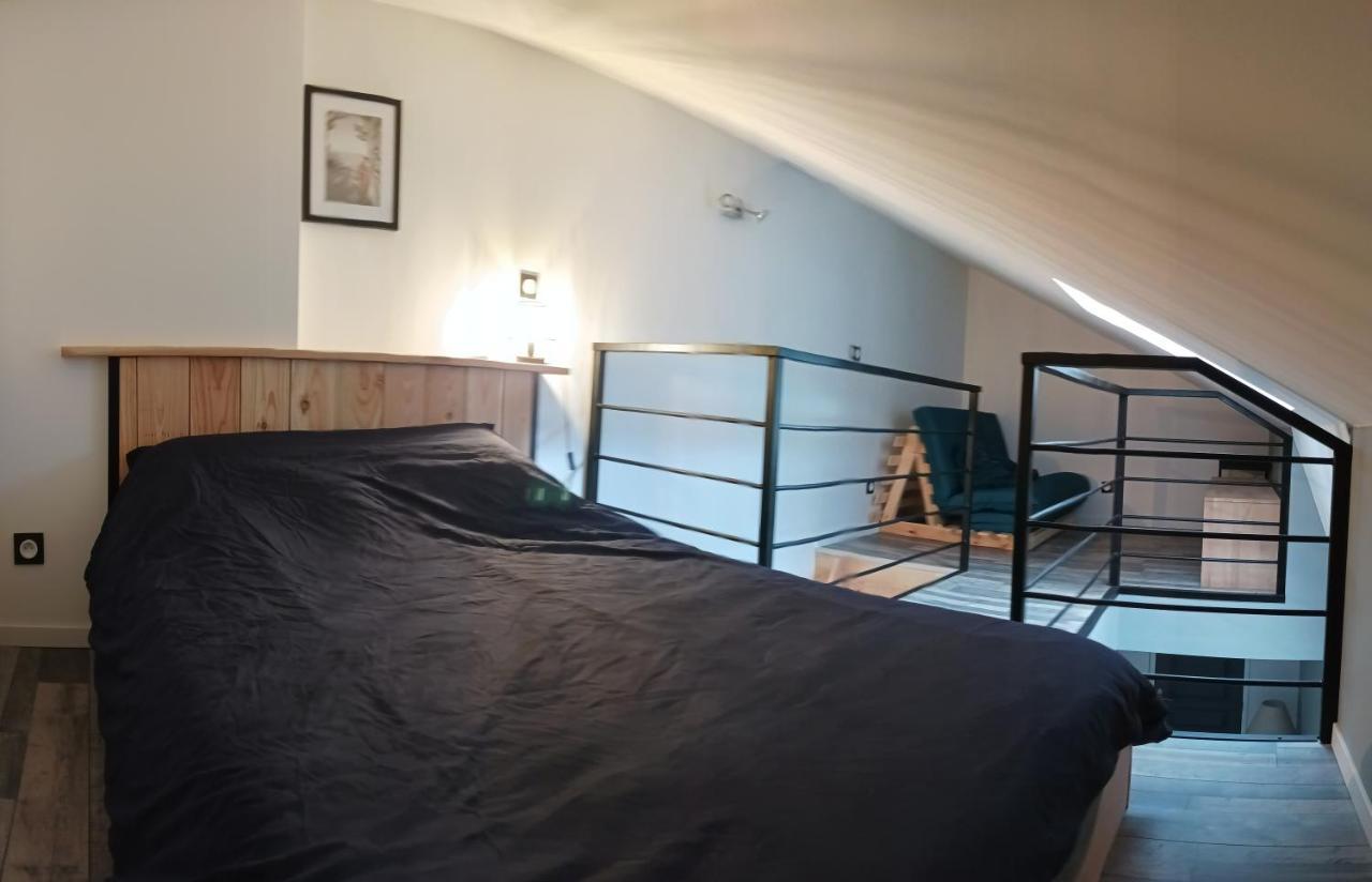 Sejour Au Jardin De Cupidon Avec Jacuzzi Et Sauna Balbigny Exterior foto